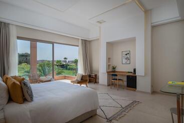 هتل Maison Kenoosha