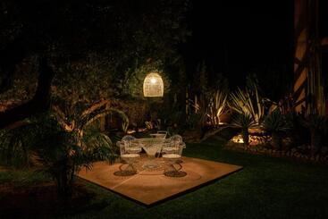هتل Maison Kenoosha