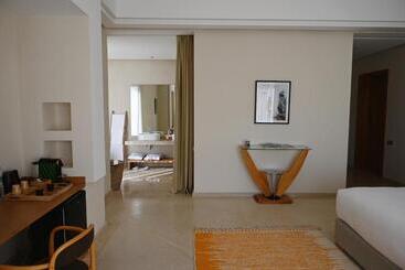 هتل Maison Kenoosha
