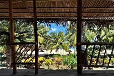 هتل Moheli Laka Lodge