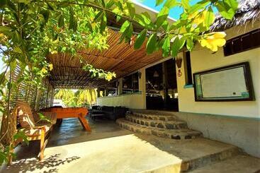 هتل Moheli Laka Lodge