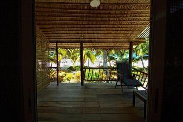 هتل Moheli Laka Lodge