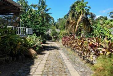 هتل Moheli Laka Lodge