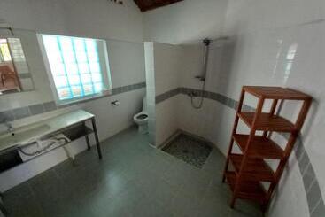 هتل Moheli Laka Lodge