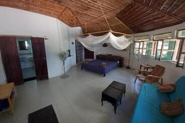 هتل Moheli Laka Lodge