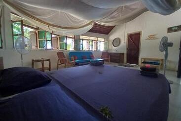هتل Moheli Laka Lodge