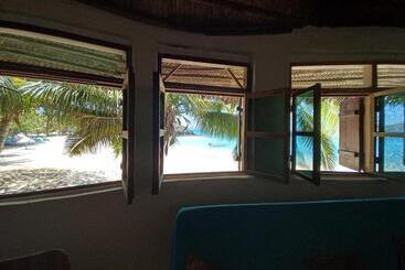 هتل Moheli Laka Lodge