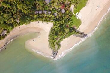 هتل Moheli Laka Lodge