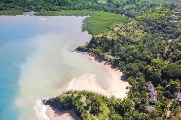 هتل Moheli Laka Lodge