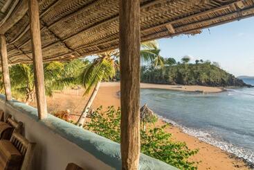 هتل Moheli Laka Lodge