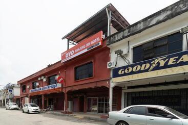 هتل Oyo 89960 Manjung Inn