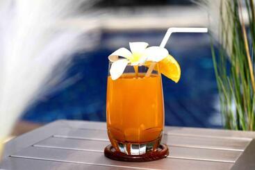 هتل Pooh Beach Resort & Spa
