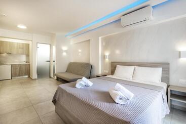هتل Summer Inn
