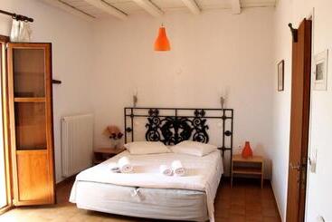 هتل Villa Irini