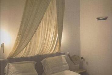 هتل Villa Irini