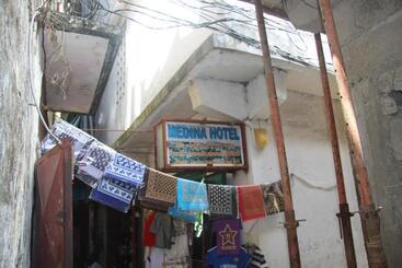 Medina Hotel   Mutsamudu