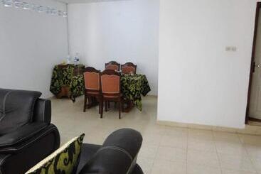 Medina Hotel   Mutsamudu