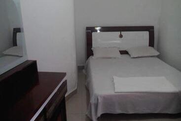 Medina Hotel   Mutsamudu