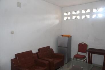 Medina Hotel   Mutsamudu