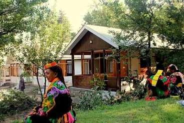 Mountain Inn Hotel Chitral