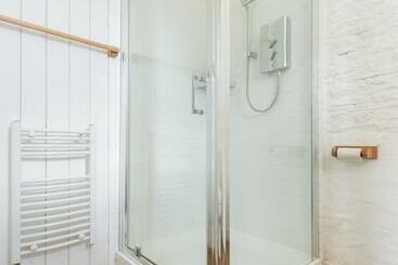 Cozy Studio At Crackstone Barns In Minchinhampton