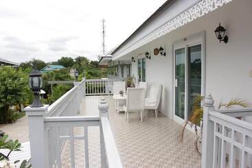 هتل Moei Manee Resort