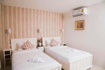 هتل Moei Manee Resort