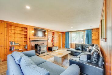 Laconia Resort Home < 2 Mi To Lake Winnipesaukee