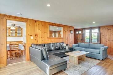 Laconia Resort Home < 2 Mi To Lake Winnipesaukee