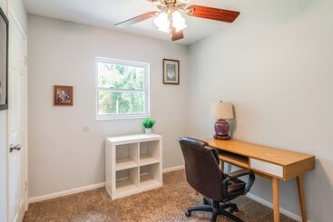 Mid Century Gainesville Getaway: 3 Mi To Uf Campus