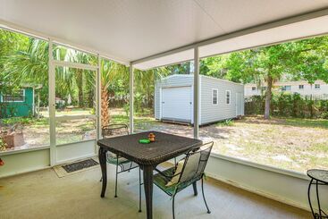 Mid Century Gainesville Getaway: 3 Mi To Uf Campus
