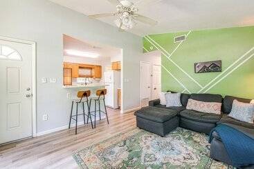 Mid Century Gainesville Getaway: 3 Mi To Uf Campus