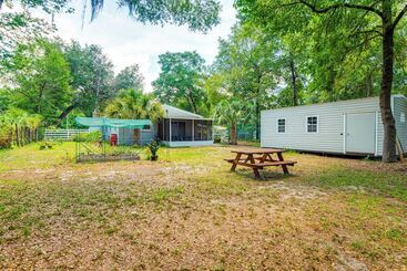 Mid Century Gainesville Getaway: 3 Mi To Uf Campus