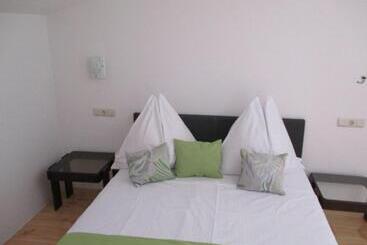 پانسیون Guest House Villa Daniel