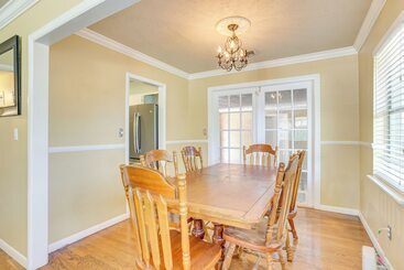 Pet Friendly Home In The Village W/ Fire Pit