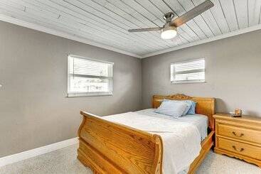 بيت ريفى Port Charlotte Abode W/ Heated Pool, Grill & Yard!