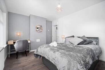 اقامتگاه Birmingham Blissful Retreat   3 Bed House