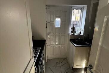 اقامتگاه Cozy 2 Bedhouse 20mins From Manchester City Centre