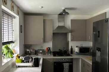 اقامتگاه Room In Lenton With Free Parking