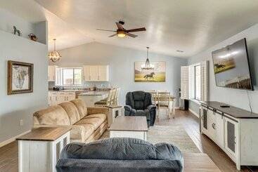3 Mi To Lake: Home W/ Hot Tub In Show Low