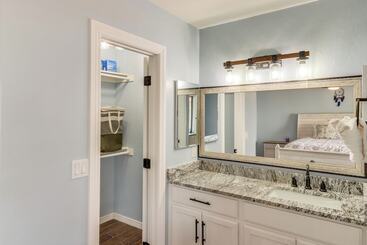 3 Mi To Lake: Home W/ Hot Tub In Show Low