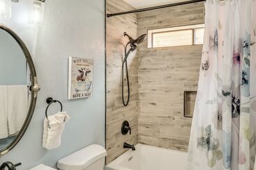 3 Mi To Lake: Home W/ Hot Tub In Show Low