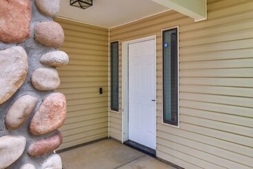 3 Mi To Lake: Home W/ Hot Tub In Show Low
