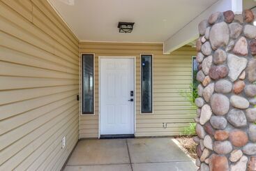 3 Mi To Lake: Home W/ Hot Tub In Show Low