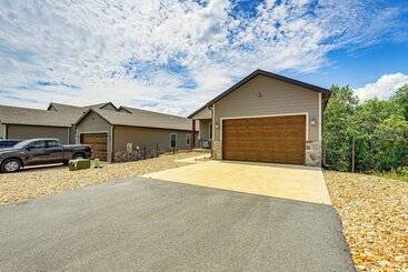 Branson Cabin W/ Pool Access & Private Boat Slip!