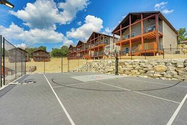 Branson Cabin W/ Pool Access & Private Boat Slip!