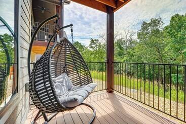 Branson Cabin W/ Pool Access & Private Boat Slip!