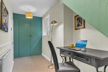 Charming Reigate Cottage Retreat