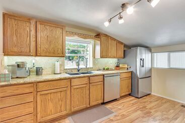 Coeur D Alene Cottage ~ 1 Mi To Downtown!