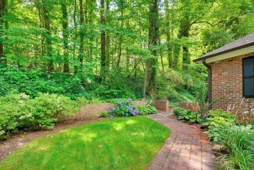 Cozy, Peaceful Cottage   Near Wake Forest!